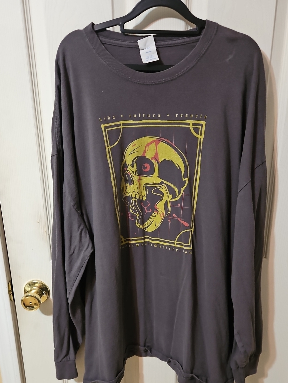 Men's Long-Sleeve Graphic Skull Tee